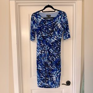 Make a splash at work!!  Flattering sheath dress SZ 6